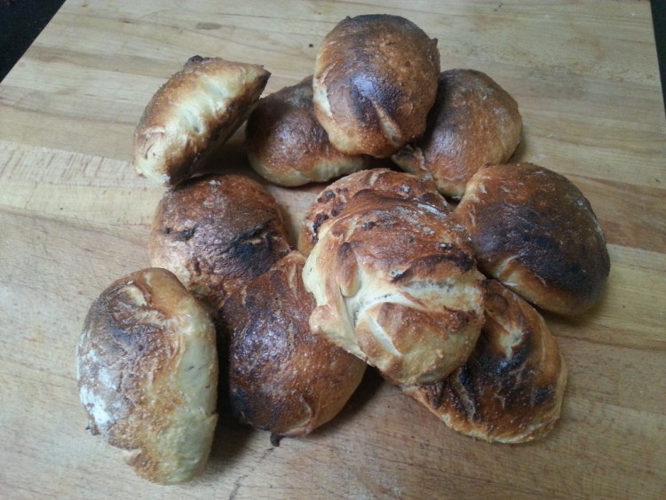 Bürli on a wooden cutting board
